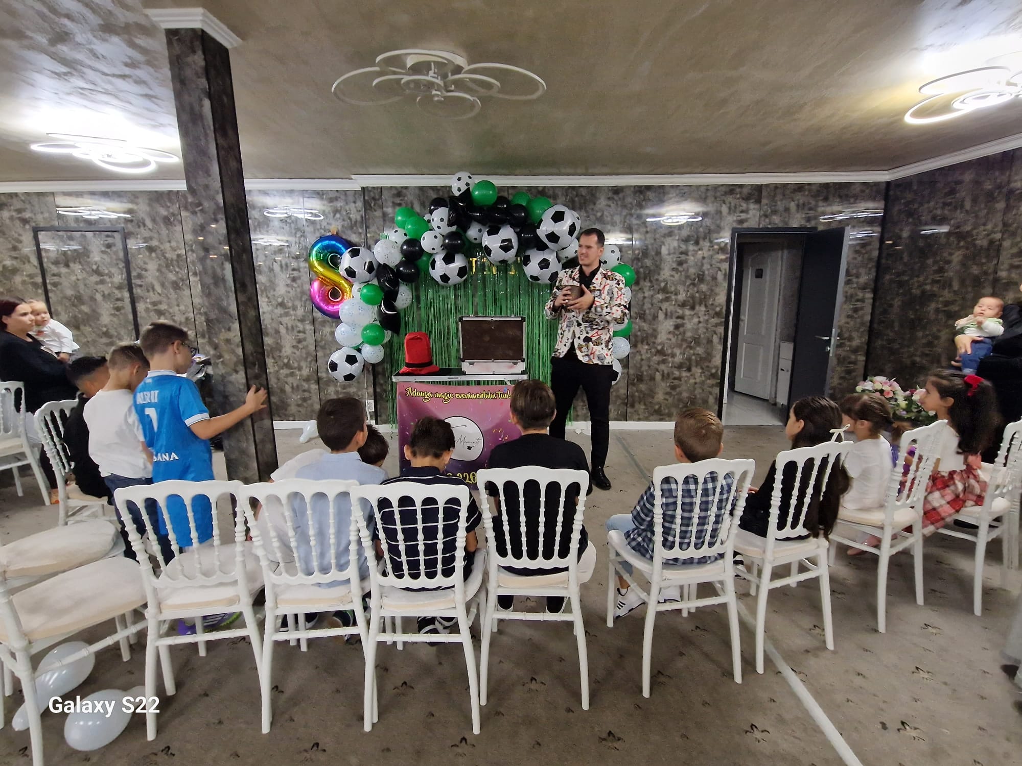 magician petreceri copii, spectacol magie copii, atelier magie copii, magie interactivă, petrecere aniversare copii, magie pentru copii 3-4 ani, magie pentru copii 5-8 ani, magie pentru copii 9-12 ani, trucuri magie copii, experiență magică copii